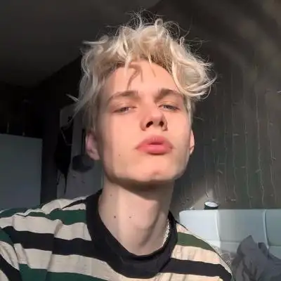 6686体育铜牌作者Keith