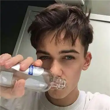 6686体育初级作者Violet