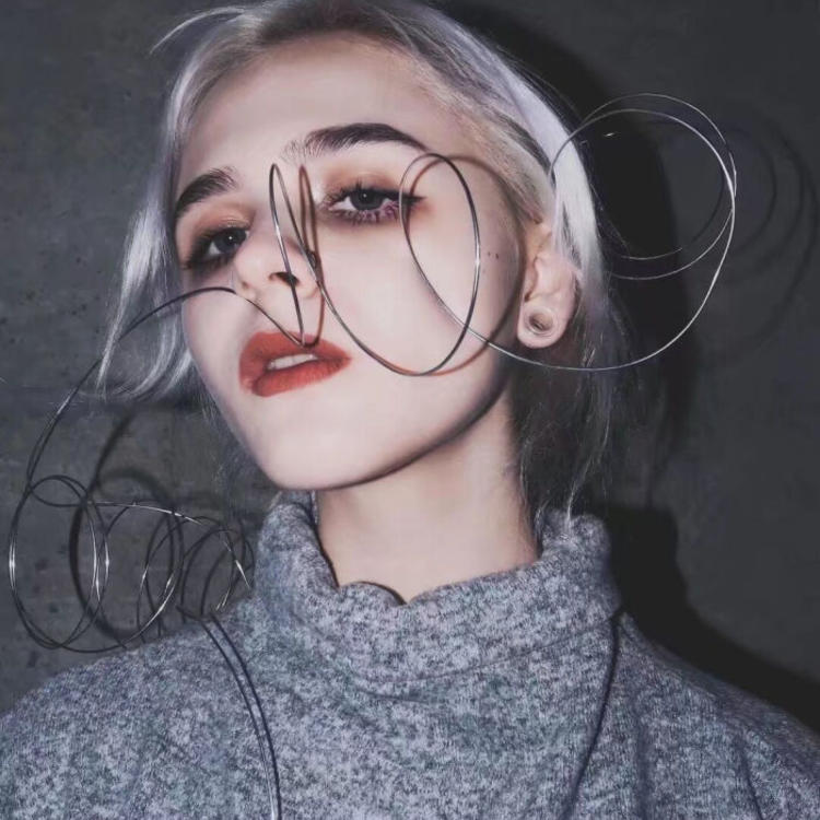 6686体育海外作者Gwen