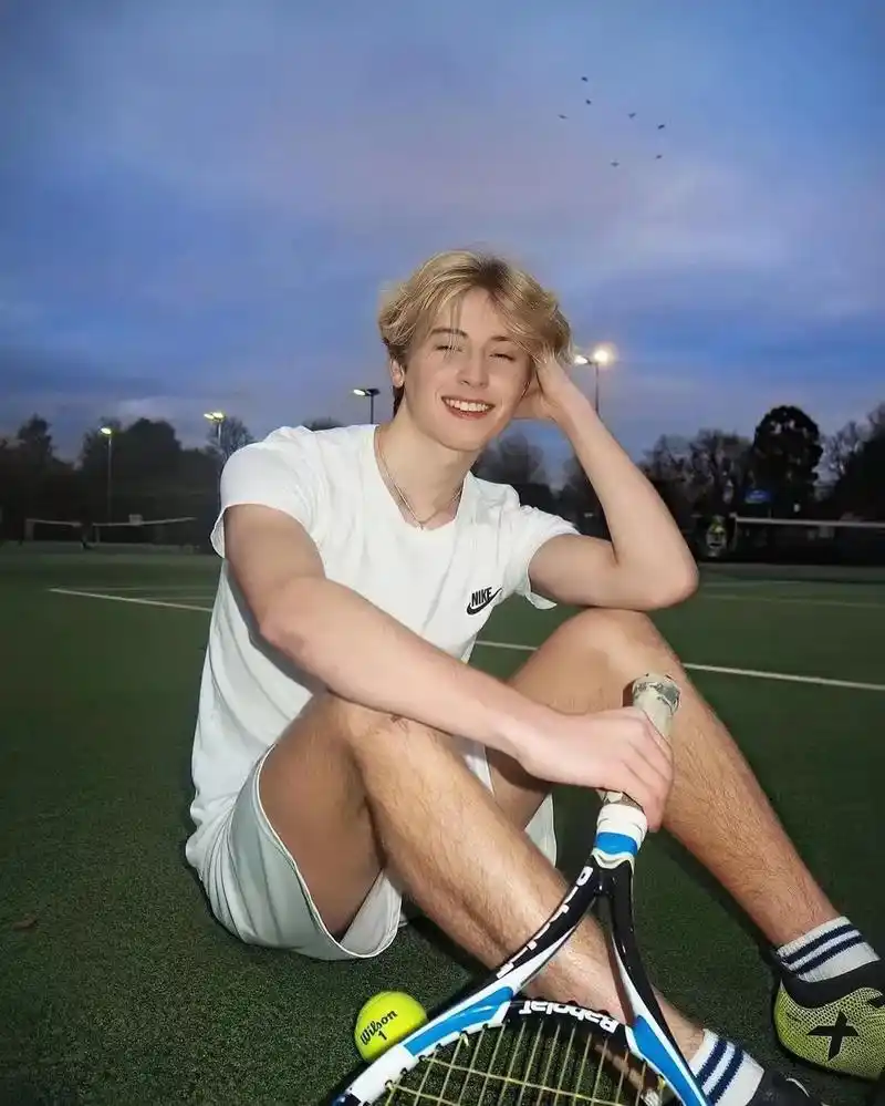 6686体育铁牌作者Harriet