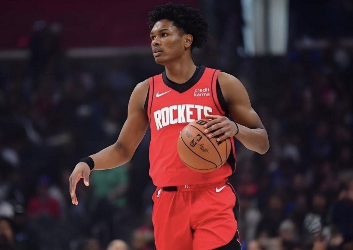 Sheppard: Amen đã cảnh báo tôi rằng nếu lần sau tôi không sút bóng trực tiếp, anh ấy sẽ đánh tôi.