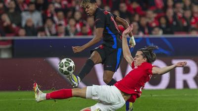 Bài nào cũng: Fan Real Madrid lên tiếng cho rằng A Fee là kẻ thù không đội trời chung của Yamal, nhưng giờ họ phải nhìn ra câu chuyện thực tế