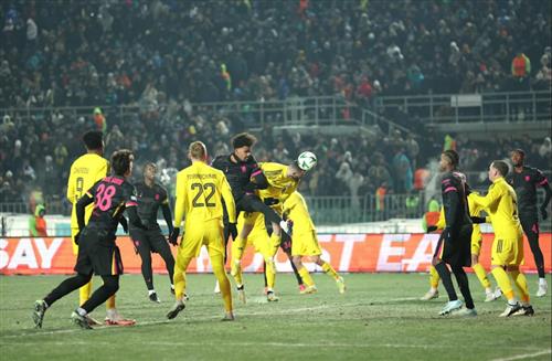 Astana đấu với Chelsea