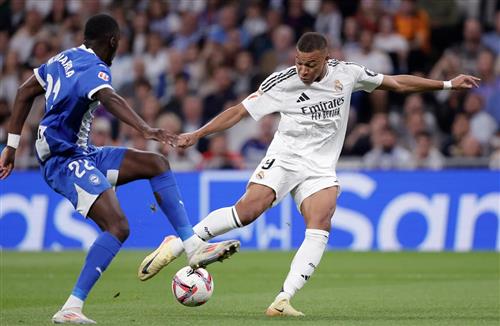Real Madrid đấu với Alaves