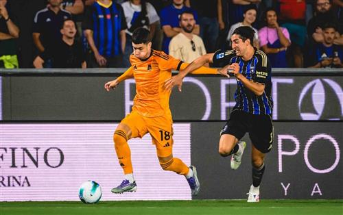 Pisa đấu với Roma