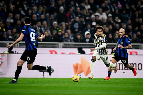 Inter Milan đấu với Juventus