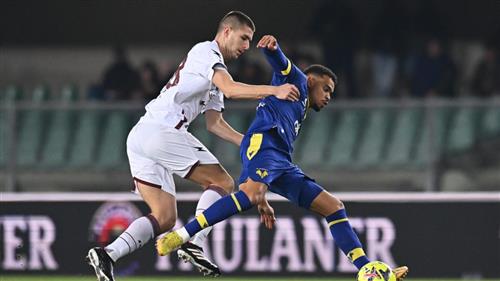 Verona đấu với Monza