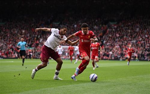 Liverpool đấu với West Ham United