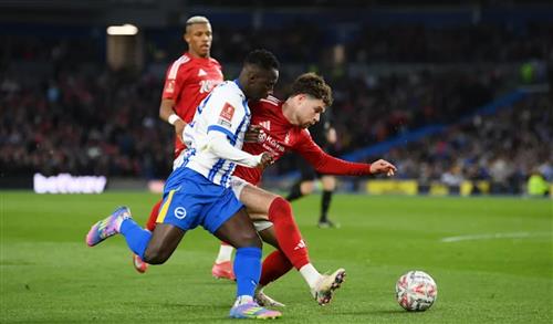 Brighton đấu với Nottingham Forest