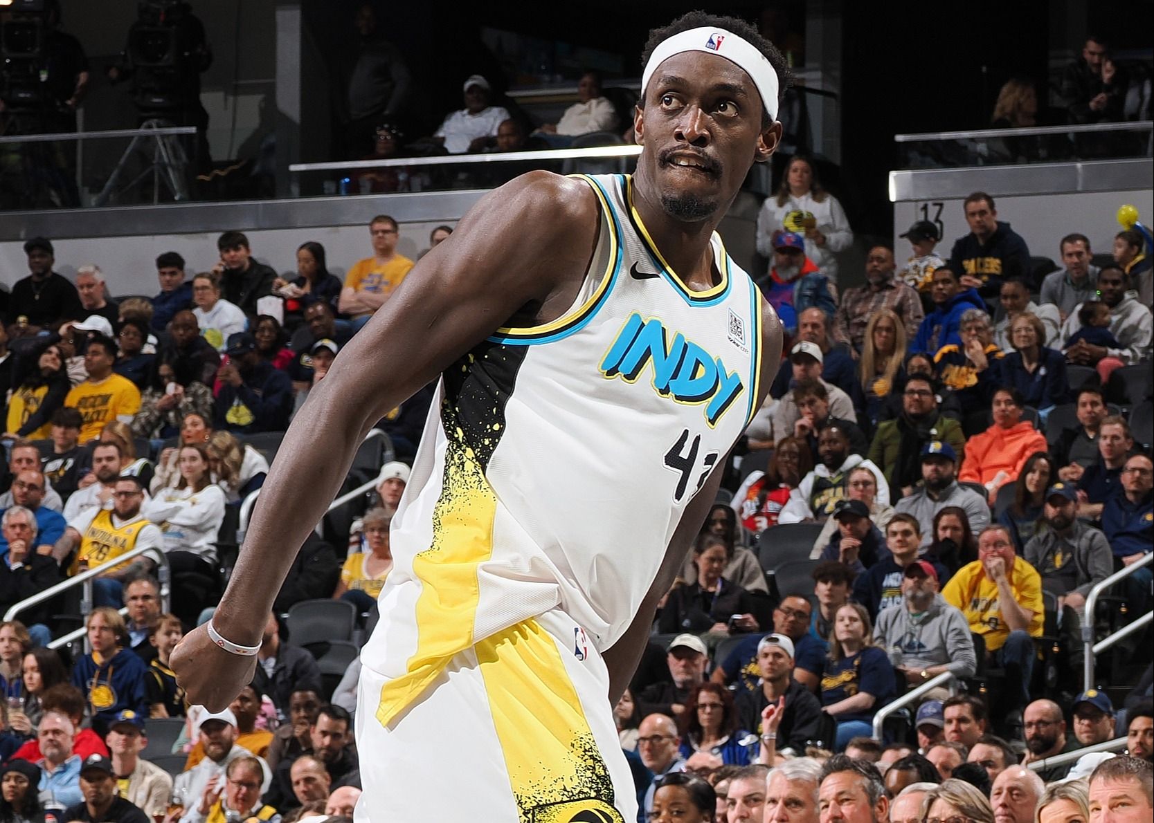 Kiểm soát bóng kém nhưng linh hoạt! Siakam đóng góp 10 điểm, 4 rebound và 4 kiến tạo trong hiệp một