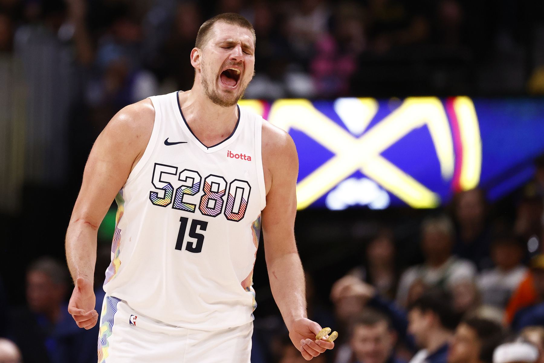 Thật đau lòng! Chỉ riêng Jokic đã ghi được 55 điểm, và 5 cầu thủ xuất phát của Clippers có tổng cộng 54 điểm.