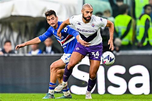 Genoa đấu với Fiorentina