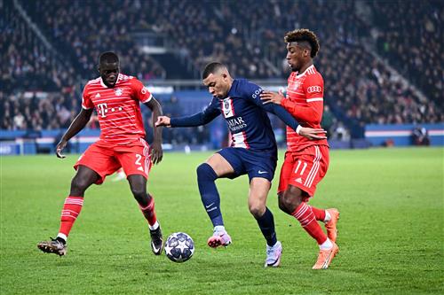 Bayern Munich đấu với Paris Saint Germain