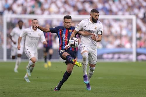 Real Madrid đấu với Barcelona