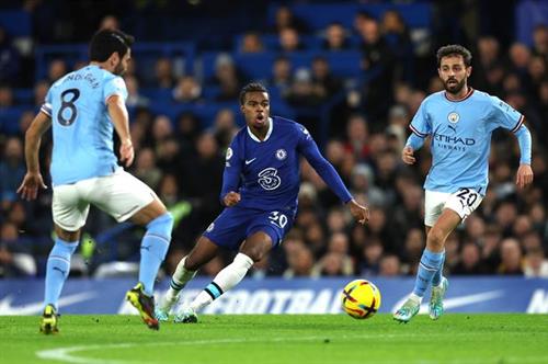 Manchester City đấu với Chelsea