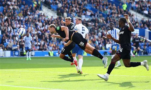Brighton đấu với West Ham United
